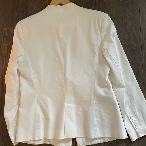 White elegant Judith and Charles blazer - Picture 3 of 3